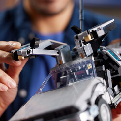 10300 LEGO Icons Geleceğe Dönüş Zaman Makinesi - 4