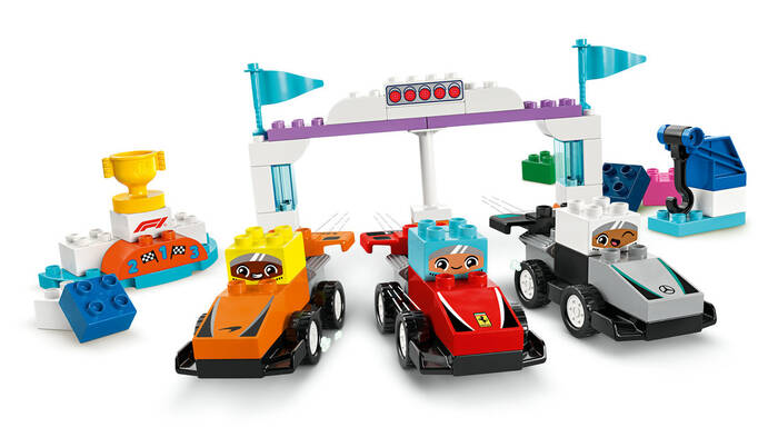 10445 LEGO® DUPLO F1® Takımı Yarış Arabaları ve Sürücüler - 3