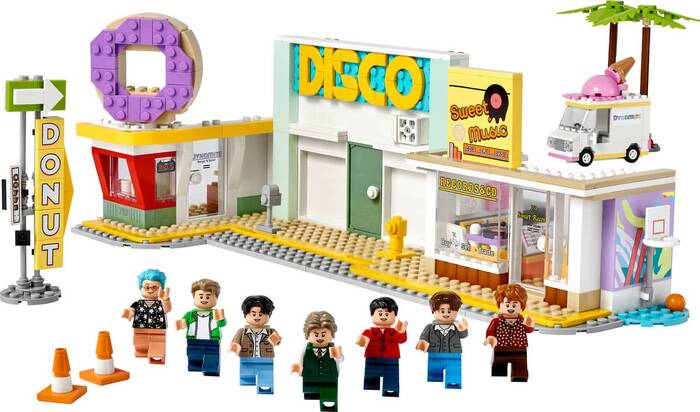 21339 LEGO® Ideas BTS Dynamite - 1