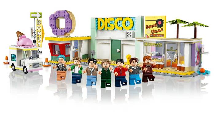 21339 LEGO® Ideas BTS Dynamite - 3