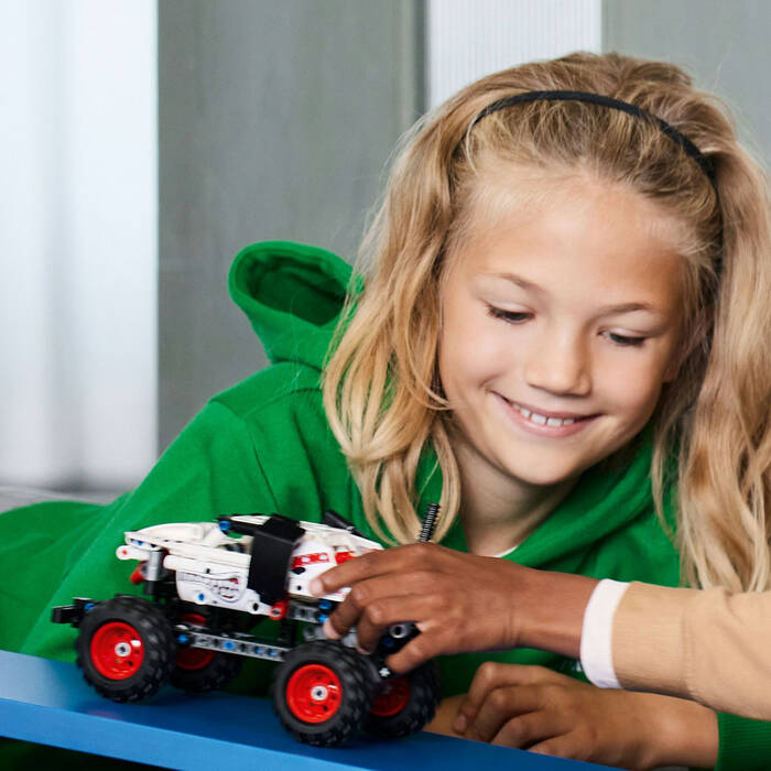 42150 LEGO® Technic Monster Jam™ Monster Mutt™ Dalmaçyalı - 7