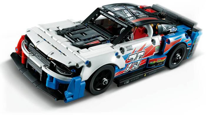 42153 LEGO® Technic NASCAR® Yeni Nesil Chevrolet Camaro ZL1 - 3